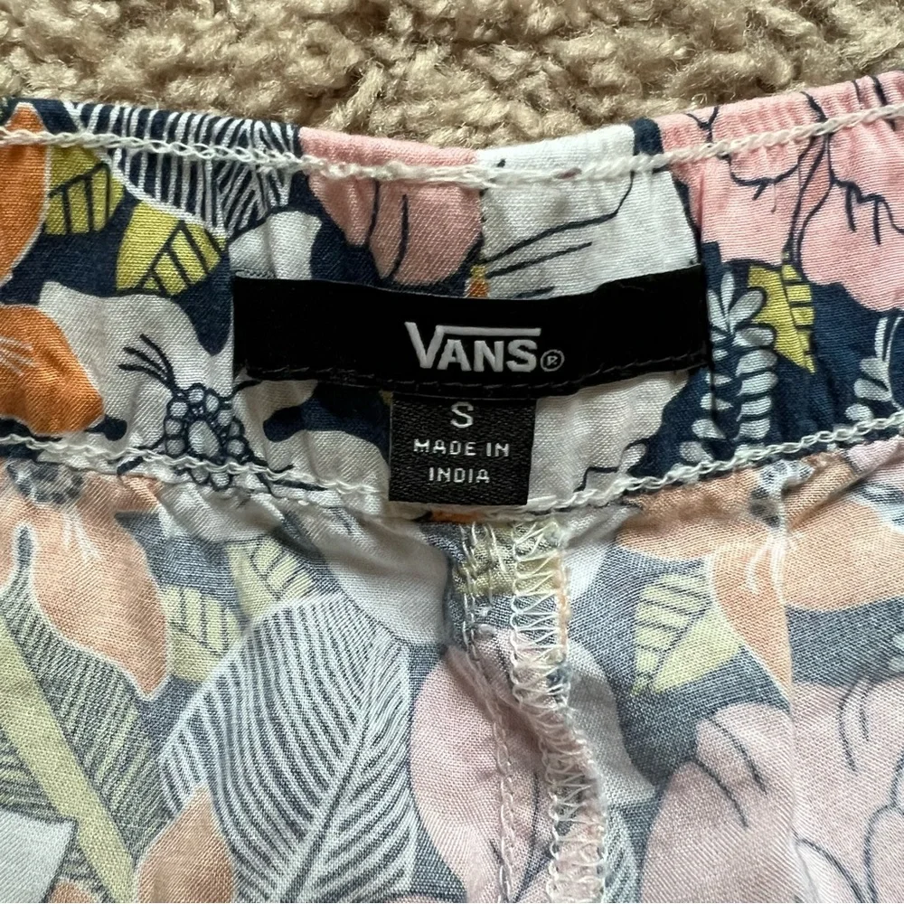 Vans floral shorts - Picture 6 of 9